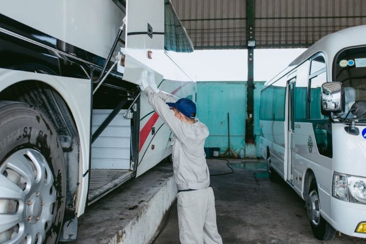 Mã ngành 3315 Sửa chữa, bảo dưỡng phương tiện vận tải (trừ ô tô, mô tô, xe máy và xe có động cơ khác)