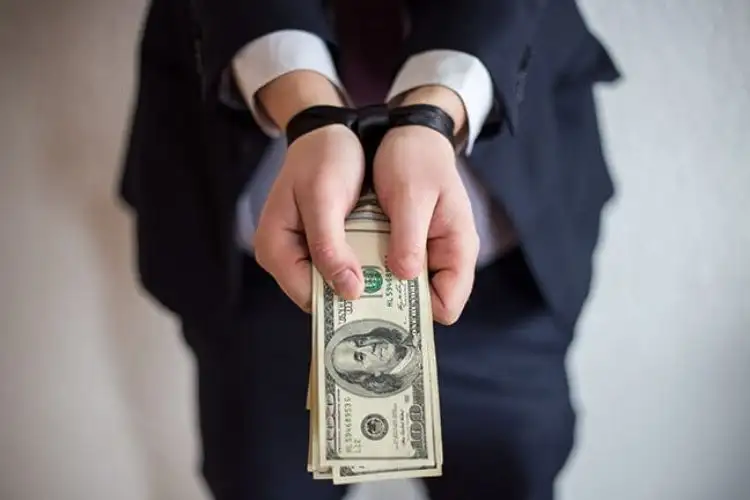 Hành vi tống tiền người khác bị xử lý thế nào? Làm gì khi bị tống tiền? 2 hanh vi tong tien nguoi khac bi xu ly the nao lam gi khi bi tong tien3fM7w