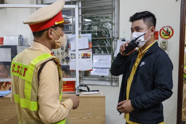 CSGT tuần tra, kiểm soát công khai kết hợp với hóa trang khi nào? 2 CSGT tuần tra, kiểm soát công khai kết hợp với hóa trang khi nào?
